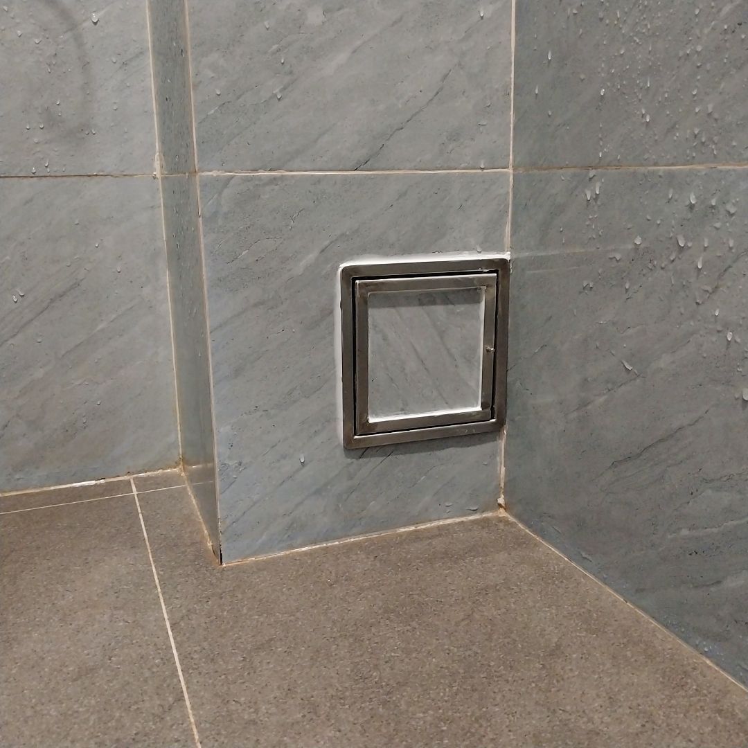Cửa thăm khoá nước